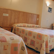 HABITACION TRIPLE CON CAMA DE MATRIMONIO